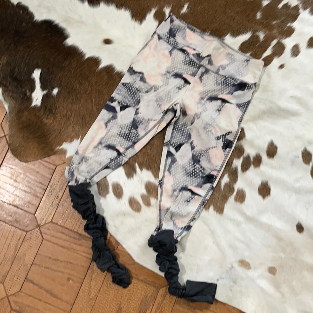 Scrunched leg leggings